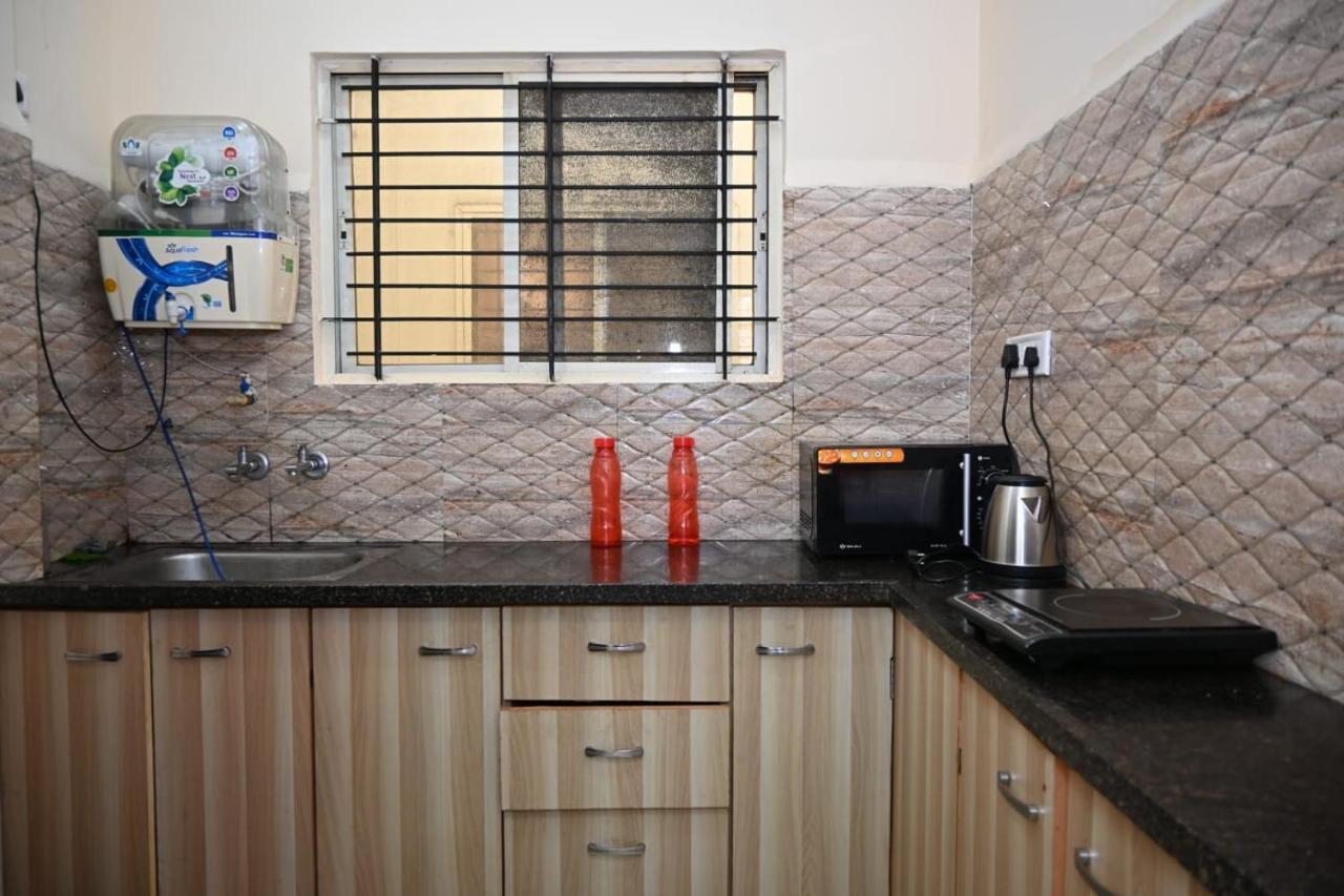 Staeg Heart Of City 2Bhk - 201 Індаур Екстер'єр фото